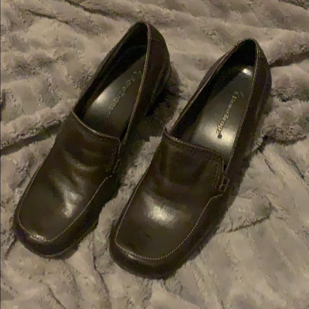 Brown shoes . 6 1/2